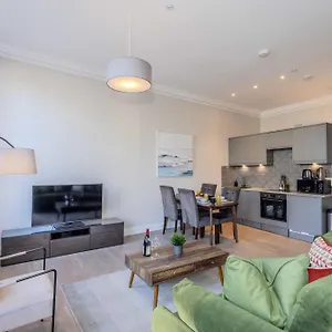 Apartment Dragon - Centre 2 Bed, Edinburgh