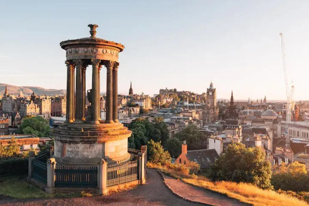 Historic Dean Village Treasure, Sleeps 4 Edinburgh