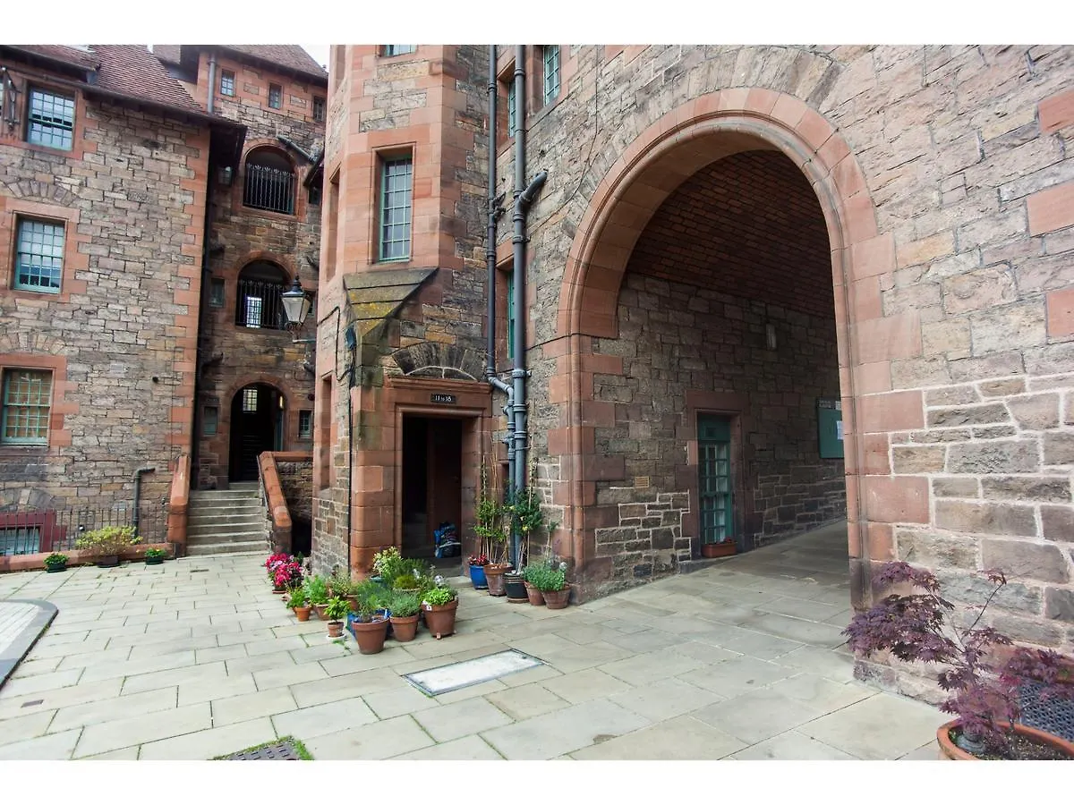 Apartment Historic Dean Village Treasure, Sleeps 4 Edinburgh