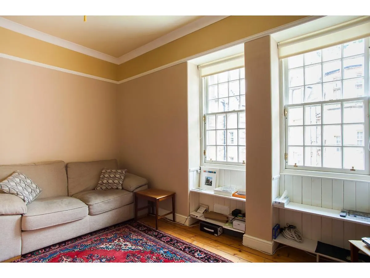Historic Dean Village Treasure, Sleeps 4 Edinburgh